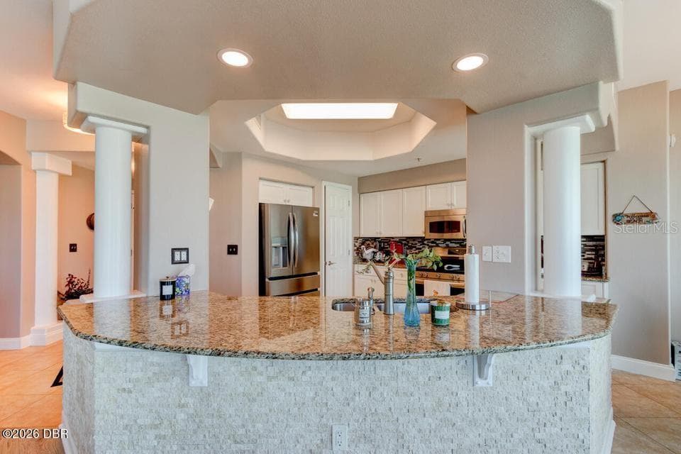 3737 S ATLANTIC AVENUE 401 photo 13