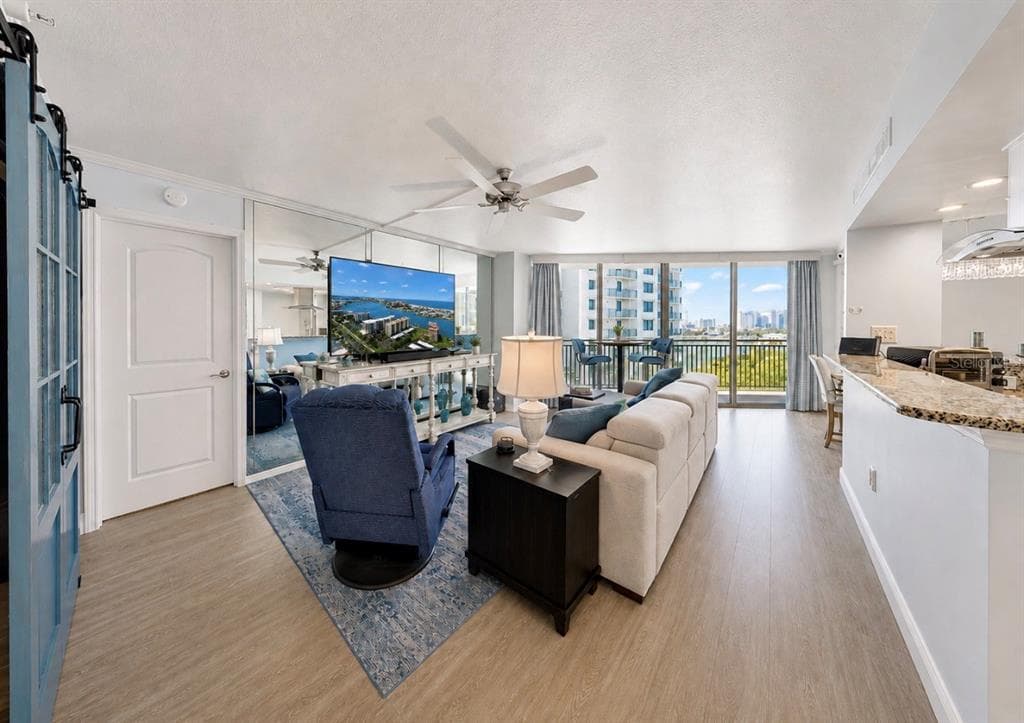 690 ISLAND WAY 501 photo 15