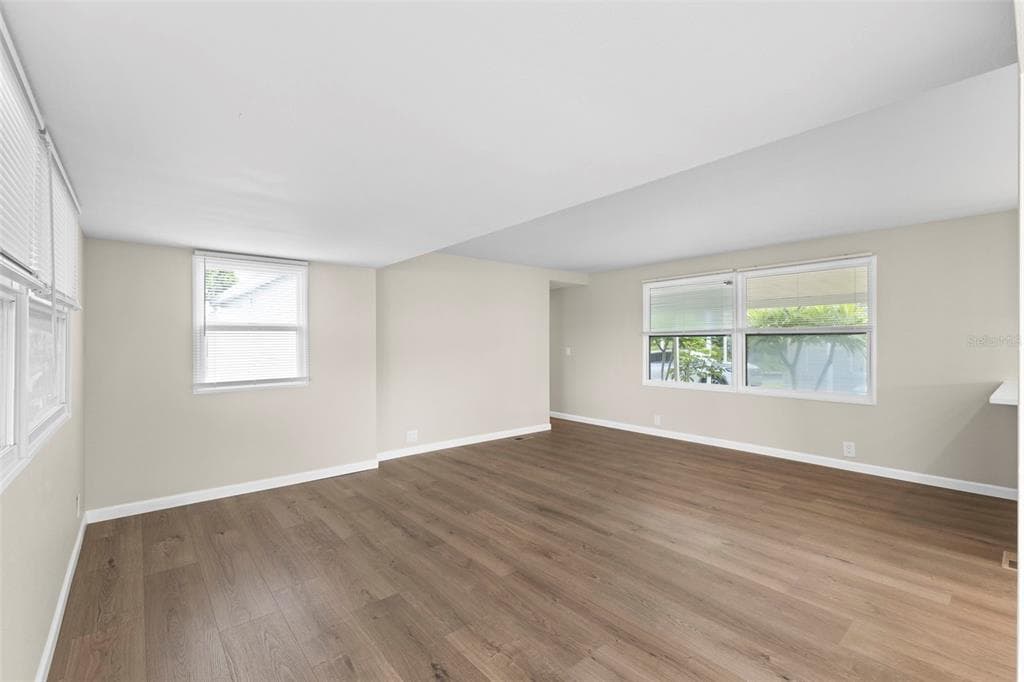 436 MOUNT OAK AVENUE NE 747 photo 8