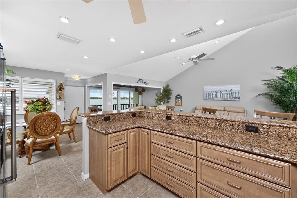 1401 BEACH ROAD 303 photo 16