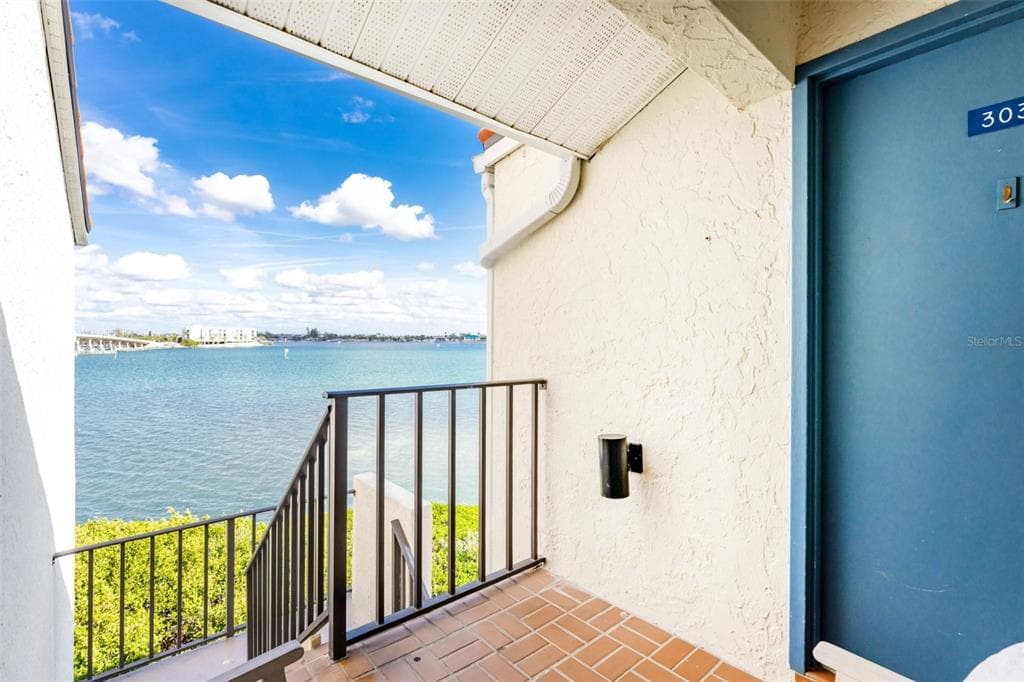 1401 BEACH ROAD 303 photo 7