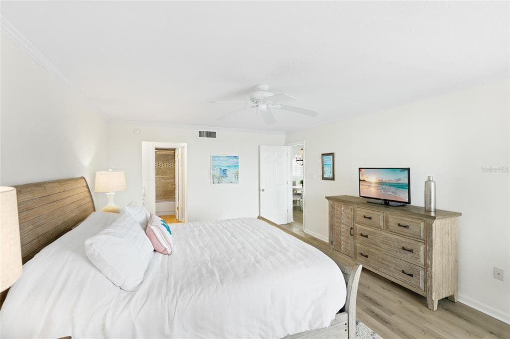 3240 GULF OF MEXICO DRIVE B504 photo 16