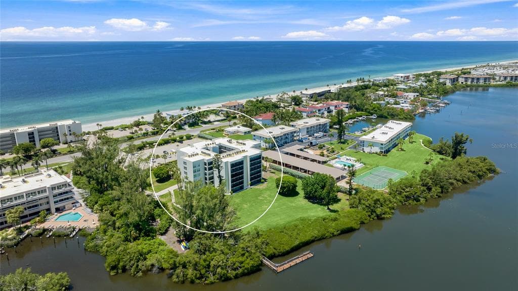 3240 GULF OF MEXICO DRIVE B504 photo 3