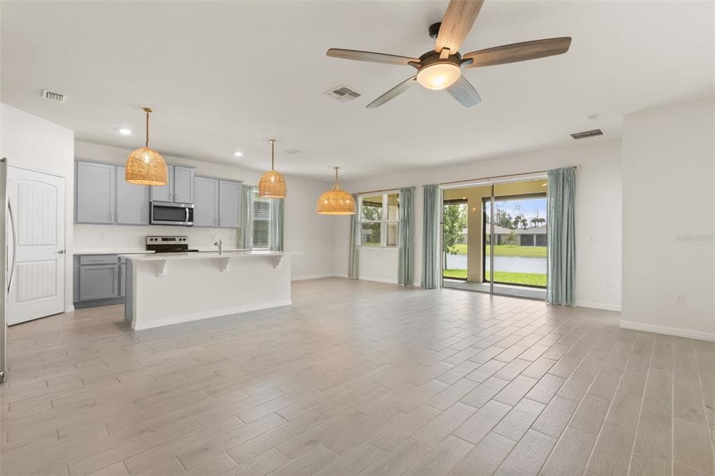 1545 DELPHI WAY photo 4