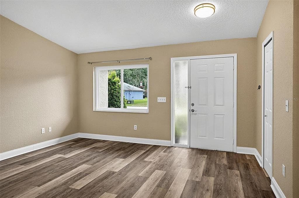 43 BAY SPRING PLACE photo 5