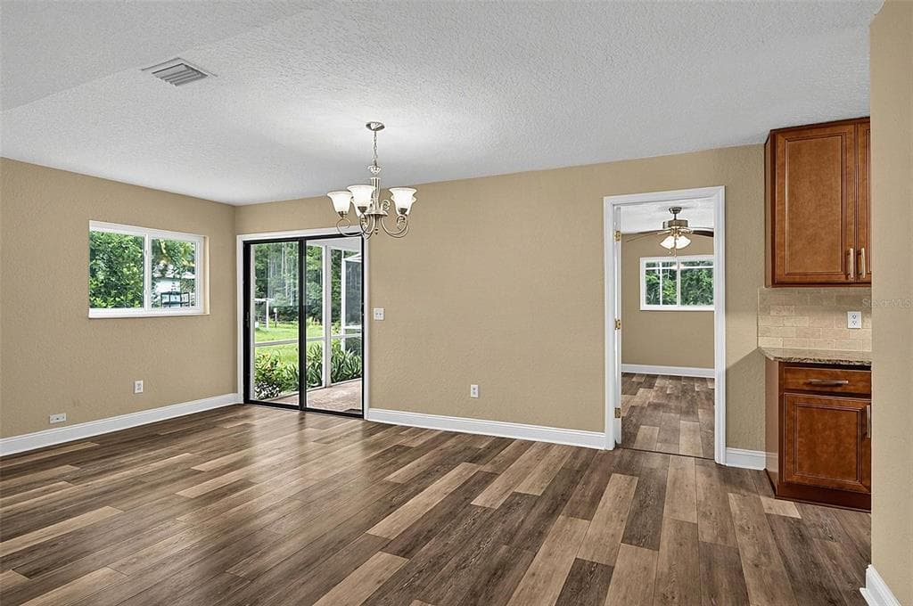 43 BAY SPRING PLACE photo 9