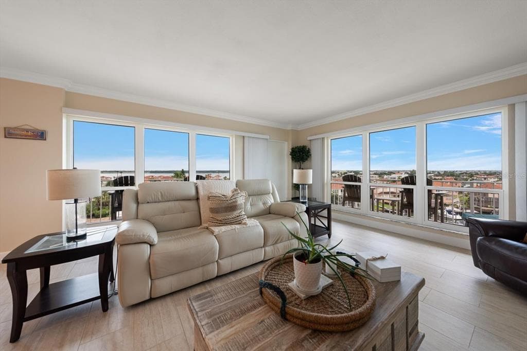 1621 GULF BOULEVARD 607 photo 12