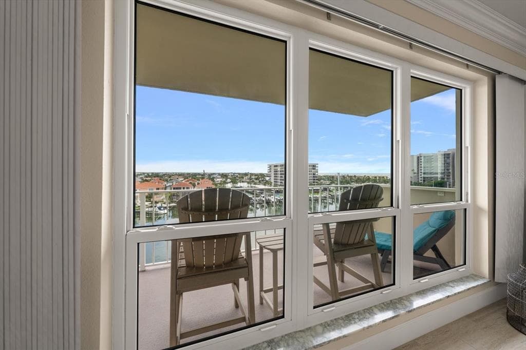1621 GULF BOULEVARD 607 photo 14