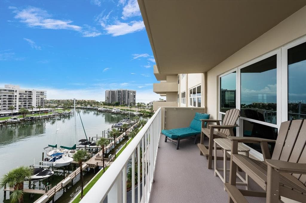 1621 GULF BOULEVARD 607 photo 15