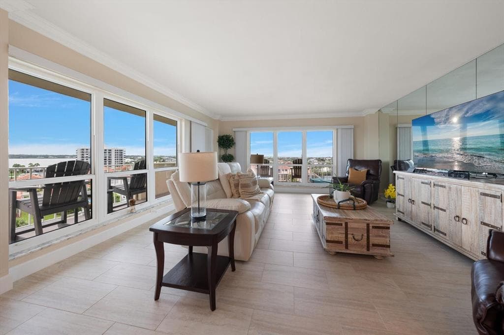 1621 GULF BOULEVARD 607 photo 11