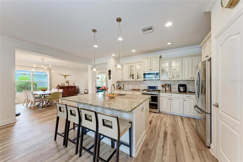 12051 FOREST PARK CIRCLE photo 17