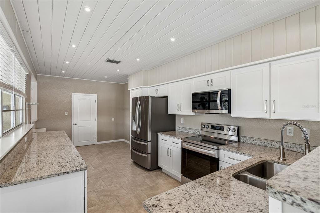14539 COFFEY LANE photo 7