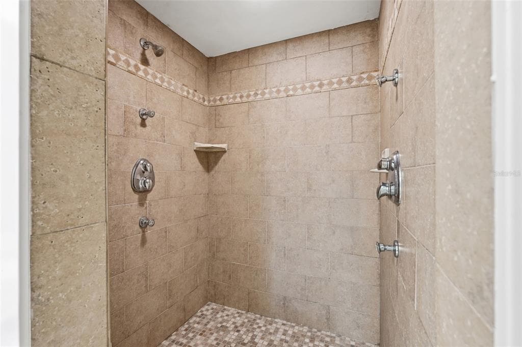 418 AVALON DRIVE photo 23