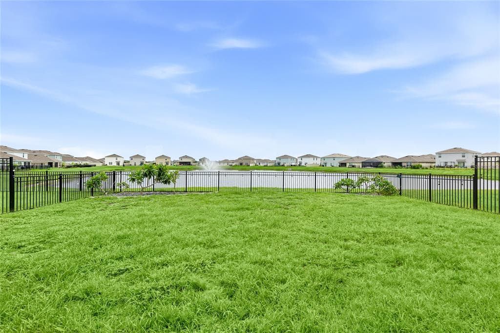 10116 CHARLOTTE DRIVE photo 3