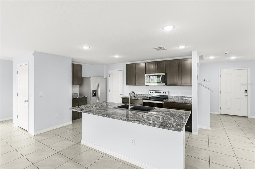 10116 CHARLOTTE DRIVE photo 9