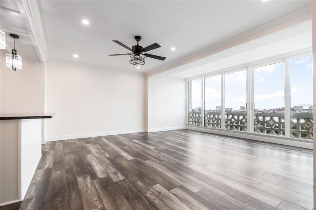 31 ISLAND WAY 703 photo 17