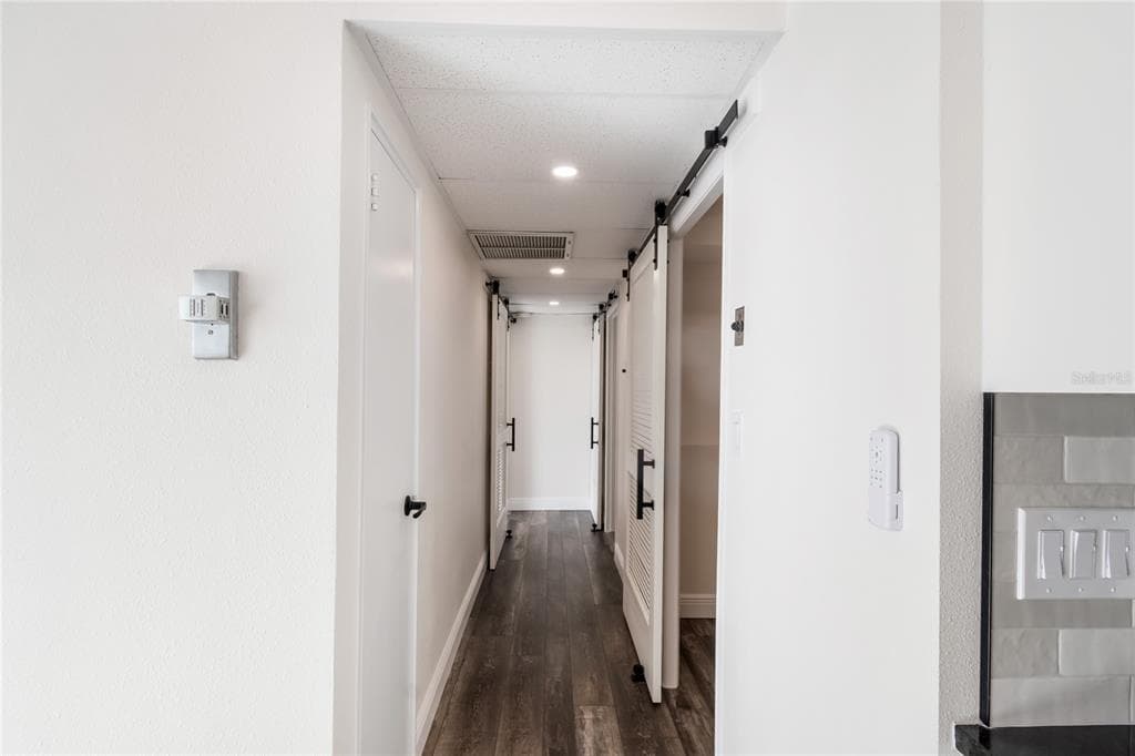 31 ISLAND WAY 703 photo 18