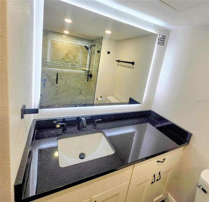 31 ISLAND WAY 703 photo 25