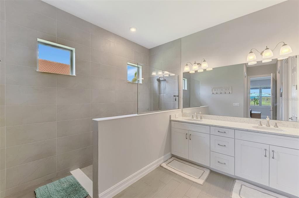 292 VILLORESI BOULEVARD photo 18