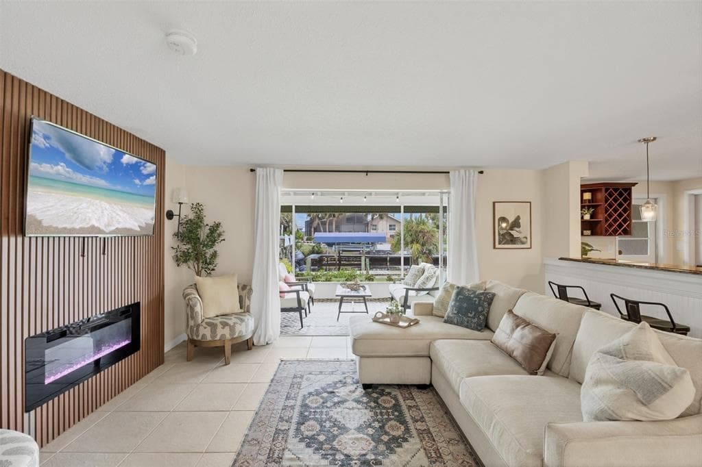 4696 POMPANO STREET photo 7