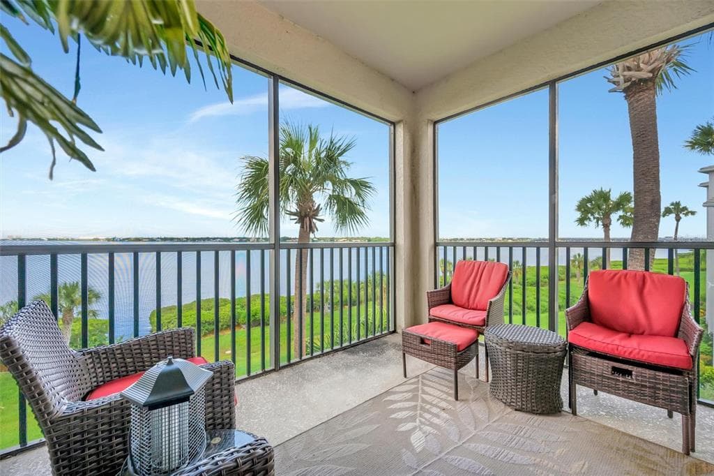 920 TIDEWATER SHORES LOOP 308 photo 2