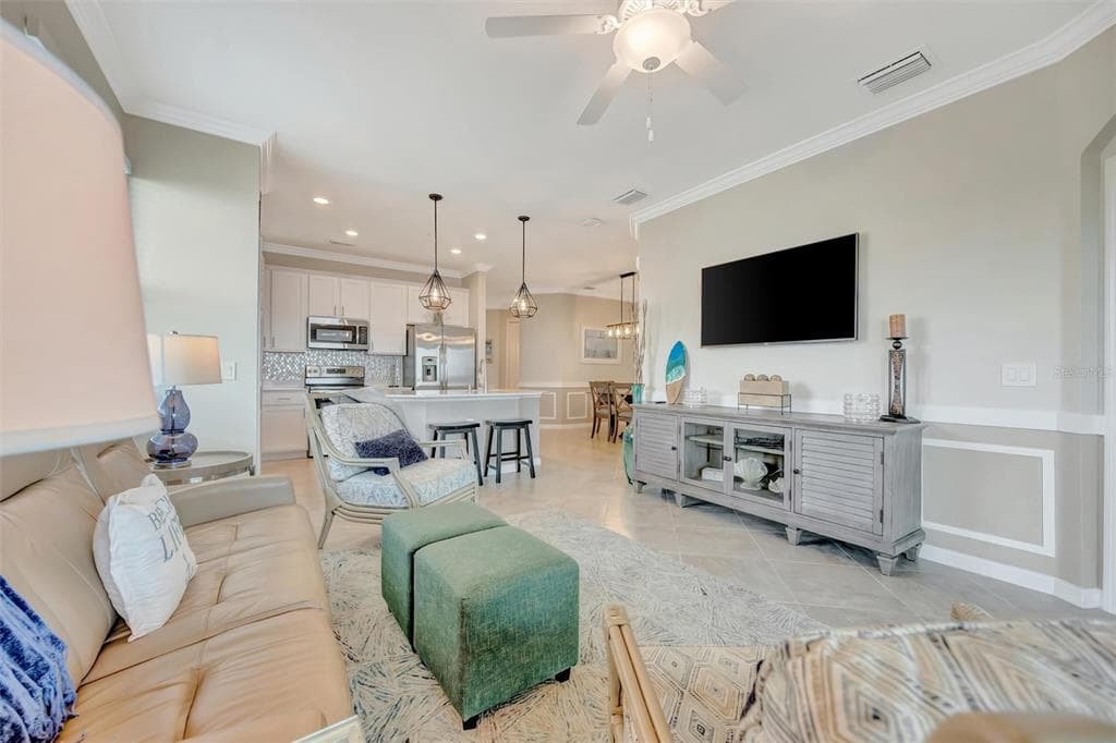 920 TIDEWATER SHORES LOOP 308 photo 7