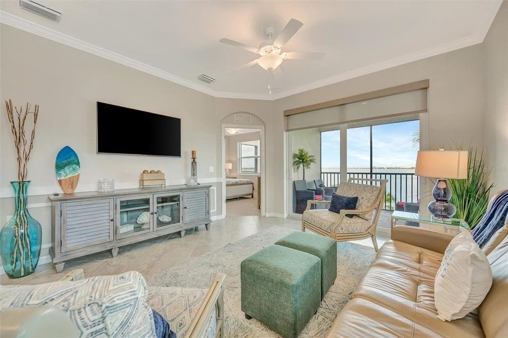 920 TIDEWATER SHORES LOOP 308 photo 5