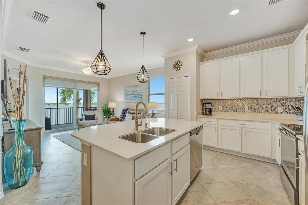 920 TIDEWATER SHORES LOOP 308 photo 10