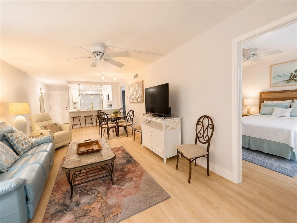 6051 SUN BOULEVARD 111 photo 13