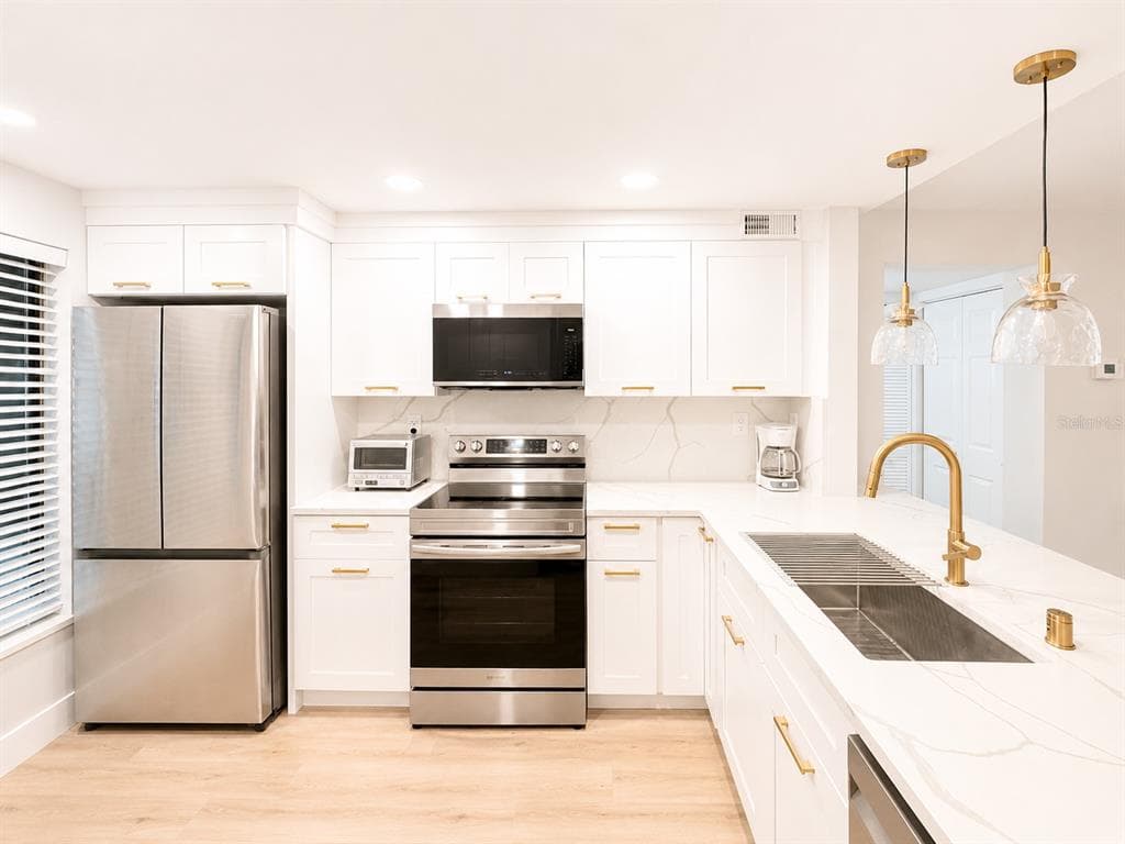 6051 SUN BOULEVARD 111 photo 7