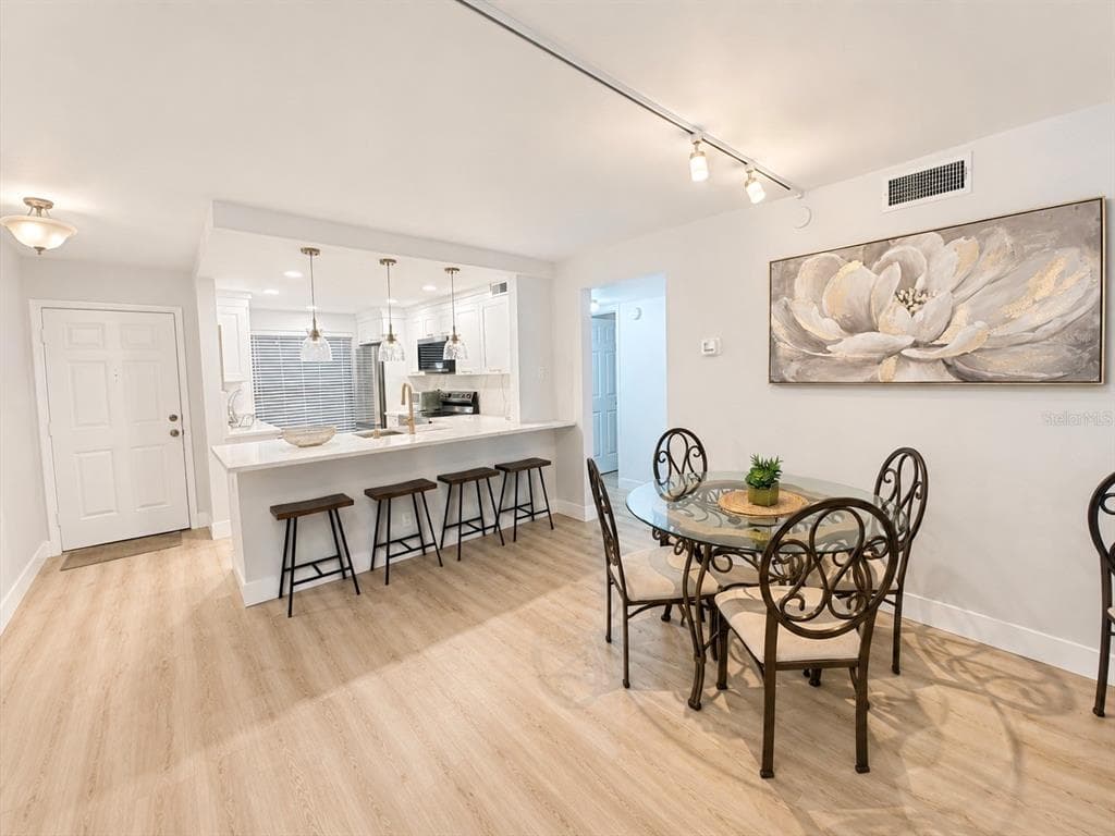 6051 SUN BOULEVARD 111 photo 5