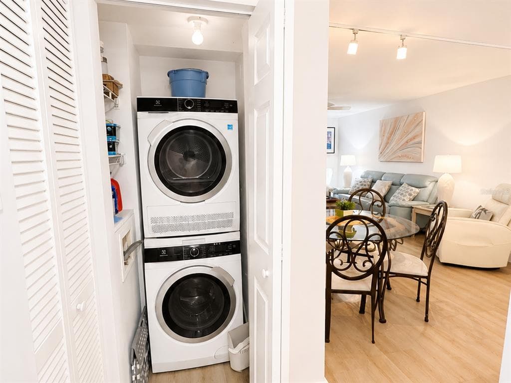 6051 SUN BOULEVARD 111 photo 20