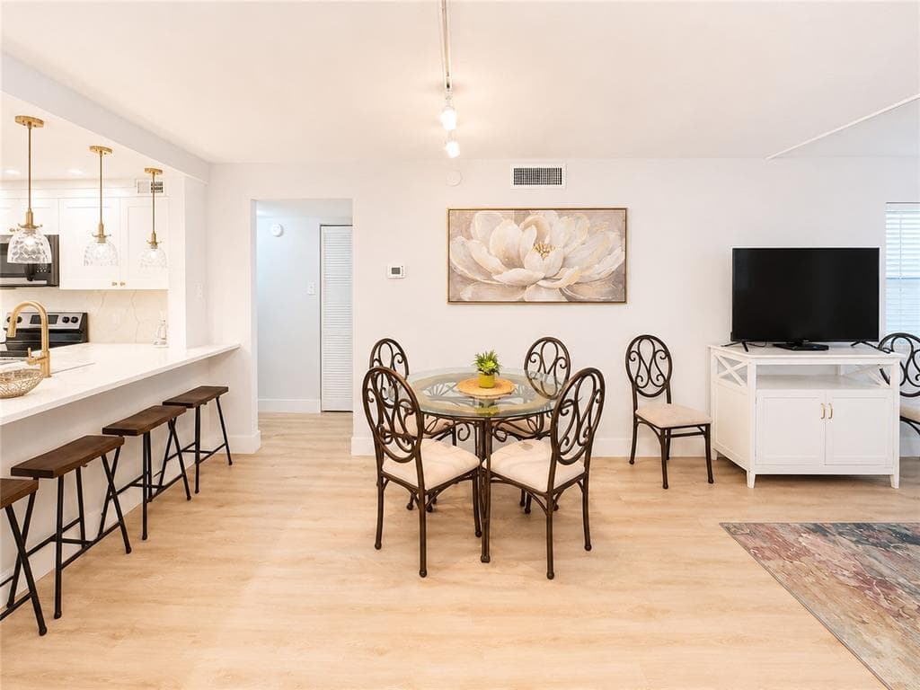6051 SUN BOULEVARD 111 photo 10