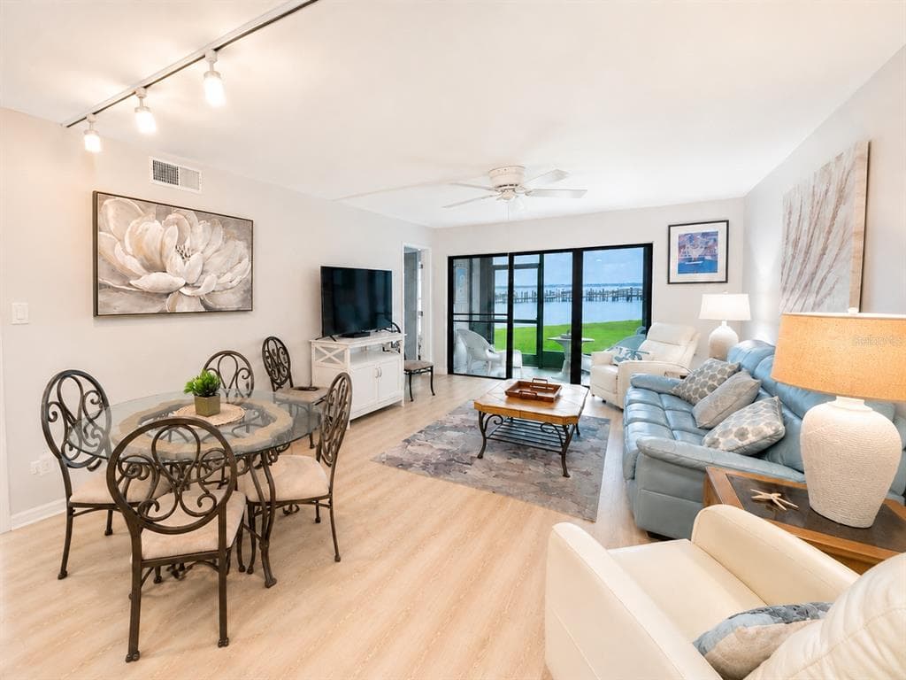 6051 SUN BOULEVARD 111 photo 11