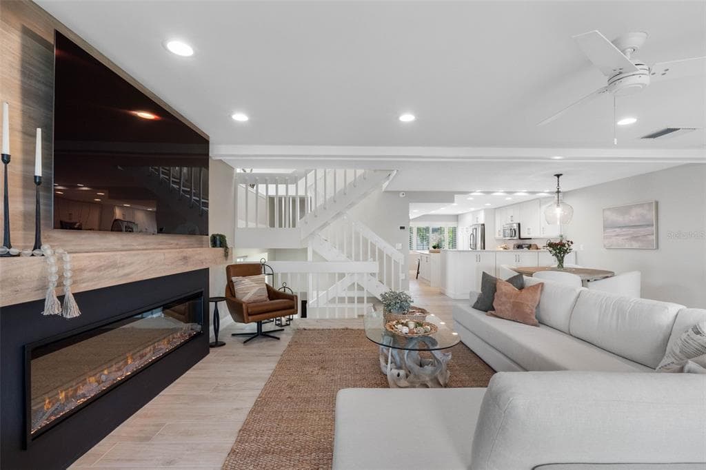 160 MARINA DEL REY COURT photo 6