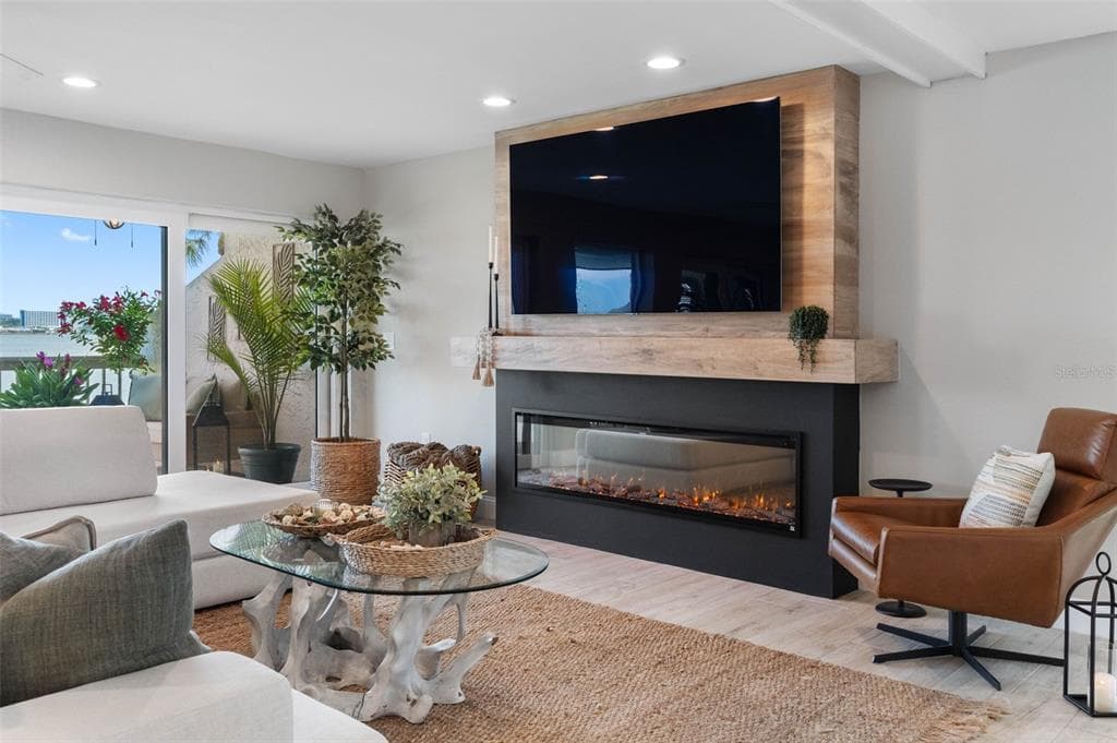 160 MARINA DEL REY COURT photo 22