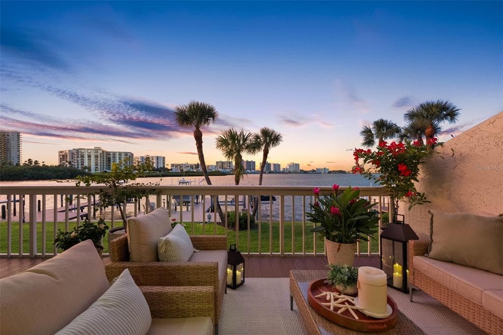 160 MARINA DEL REY COURT photo 1
