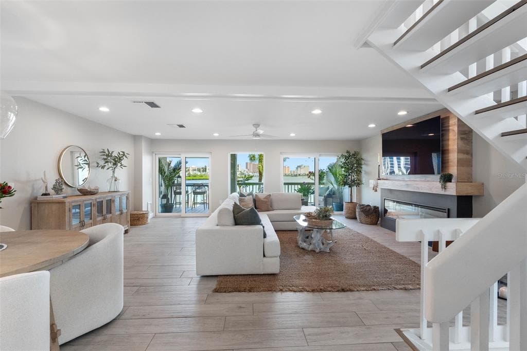 160 MARINA DEL REY COURT photo 20