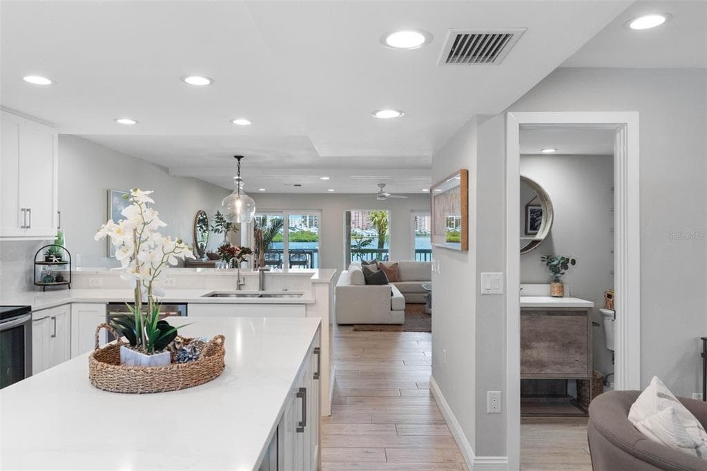 160 MARINA DEL REY COURT photo 25