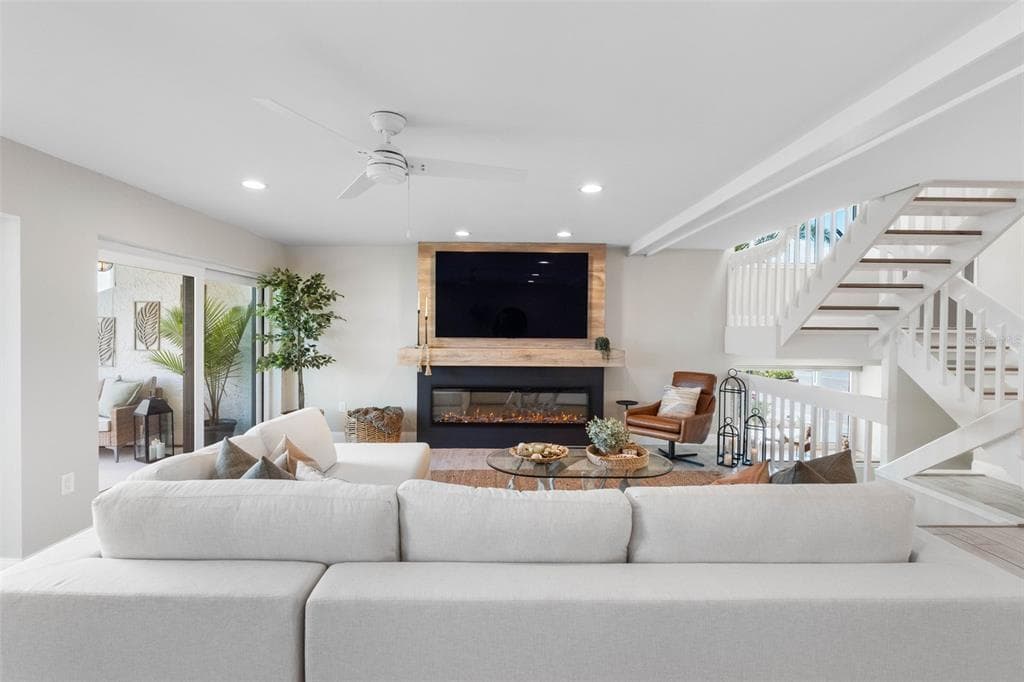 160 MARINA DEL REY COURT photo 21