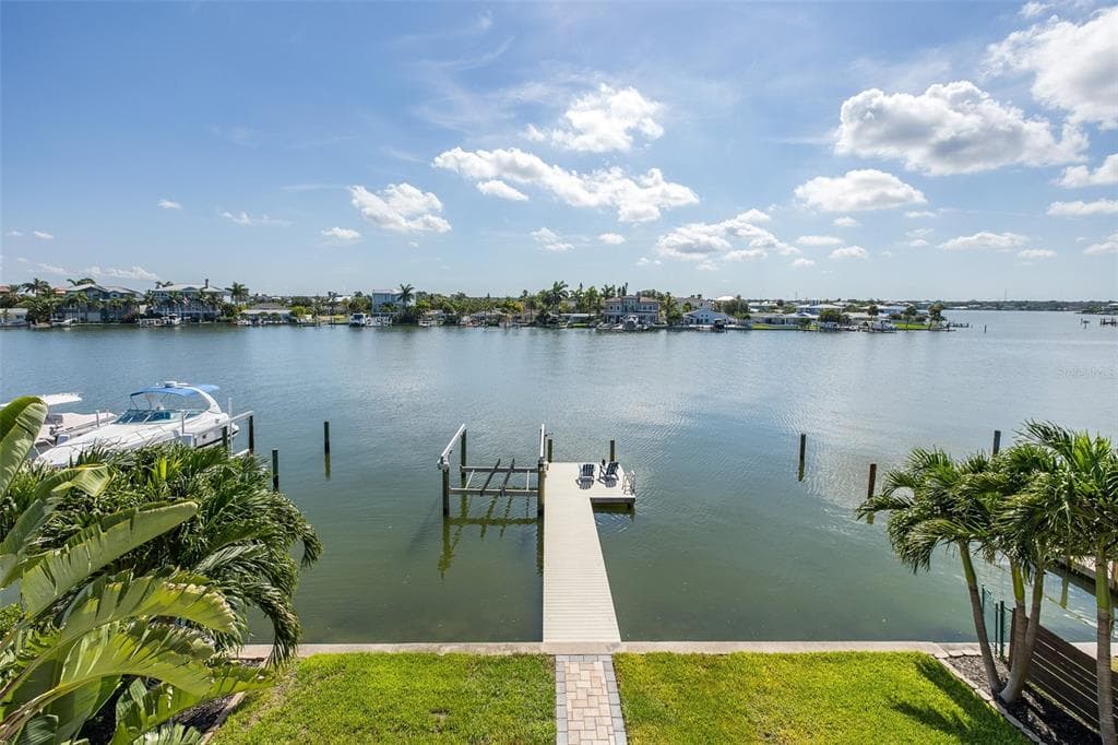 2501 BAY BOULEVARD photo 2