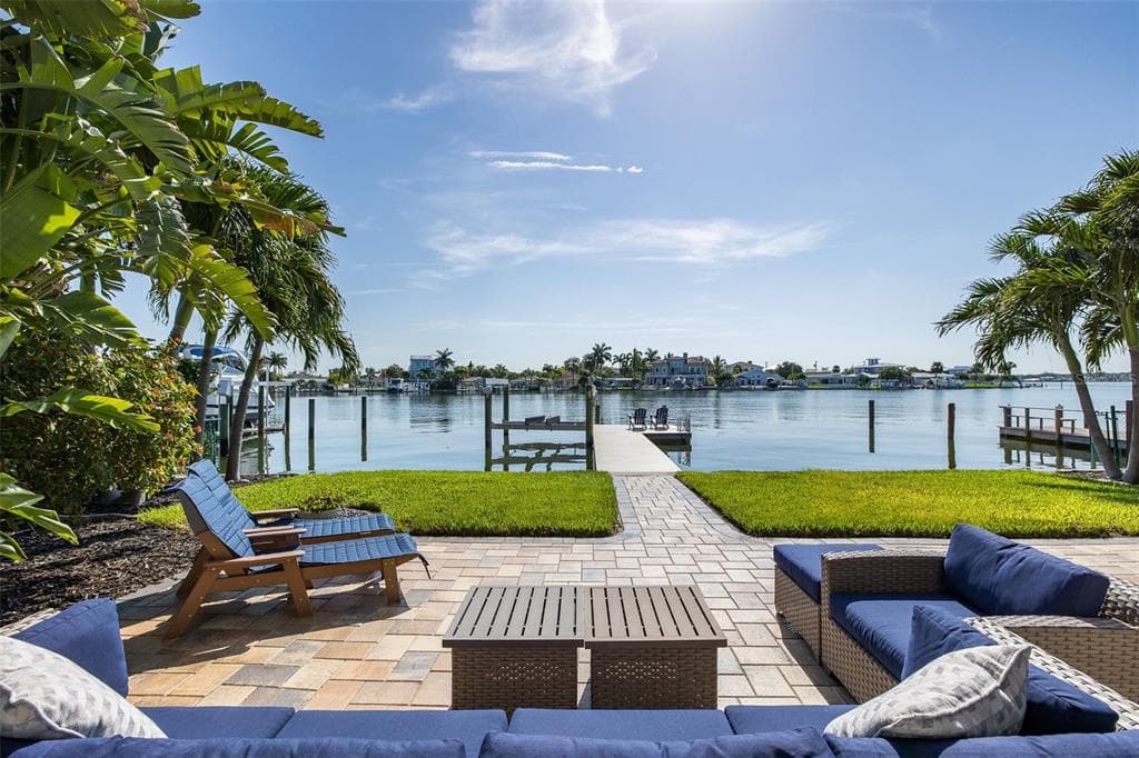 2501 BAY BOULEVARD photo 1