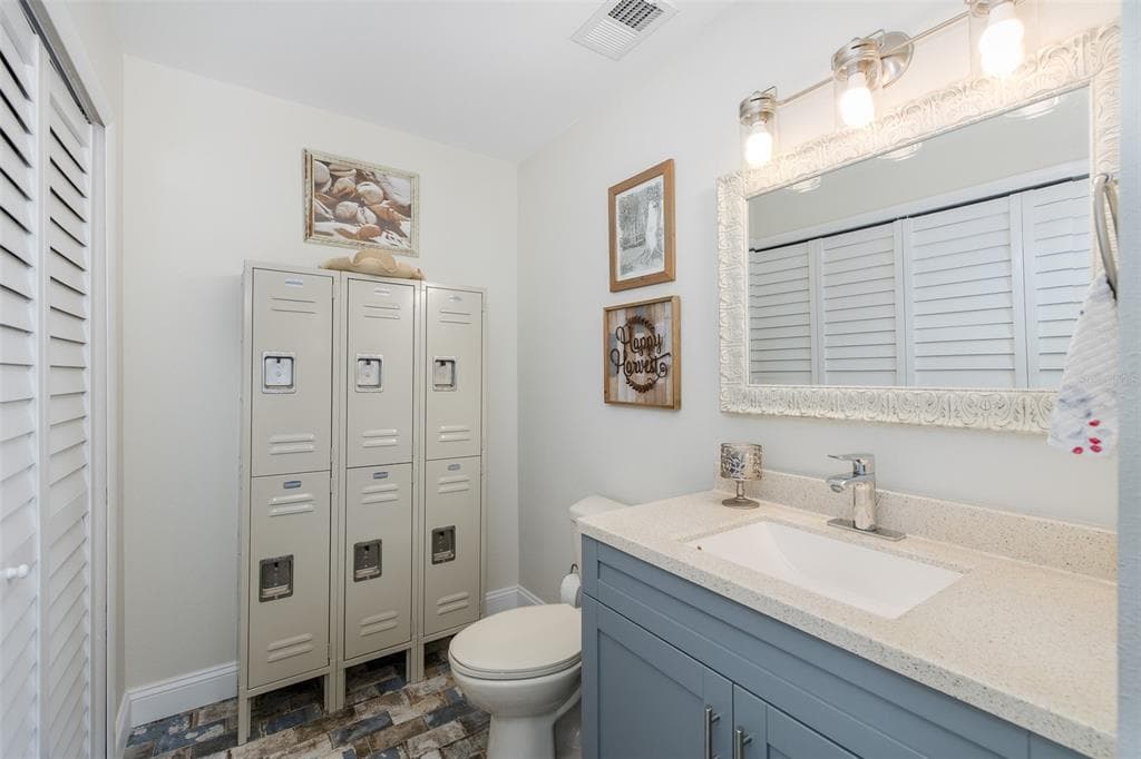 2501 BAY BOULEVARD photo 24