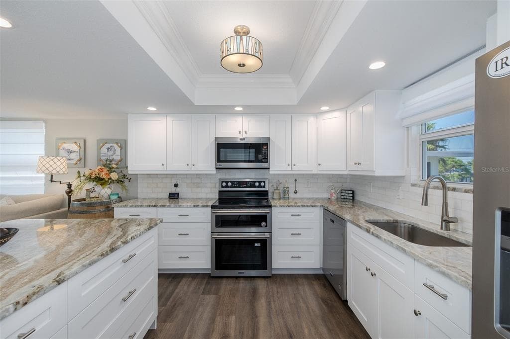 2501 BAY BOULEVARD photo 8