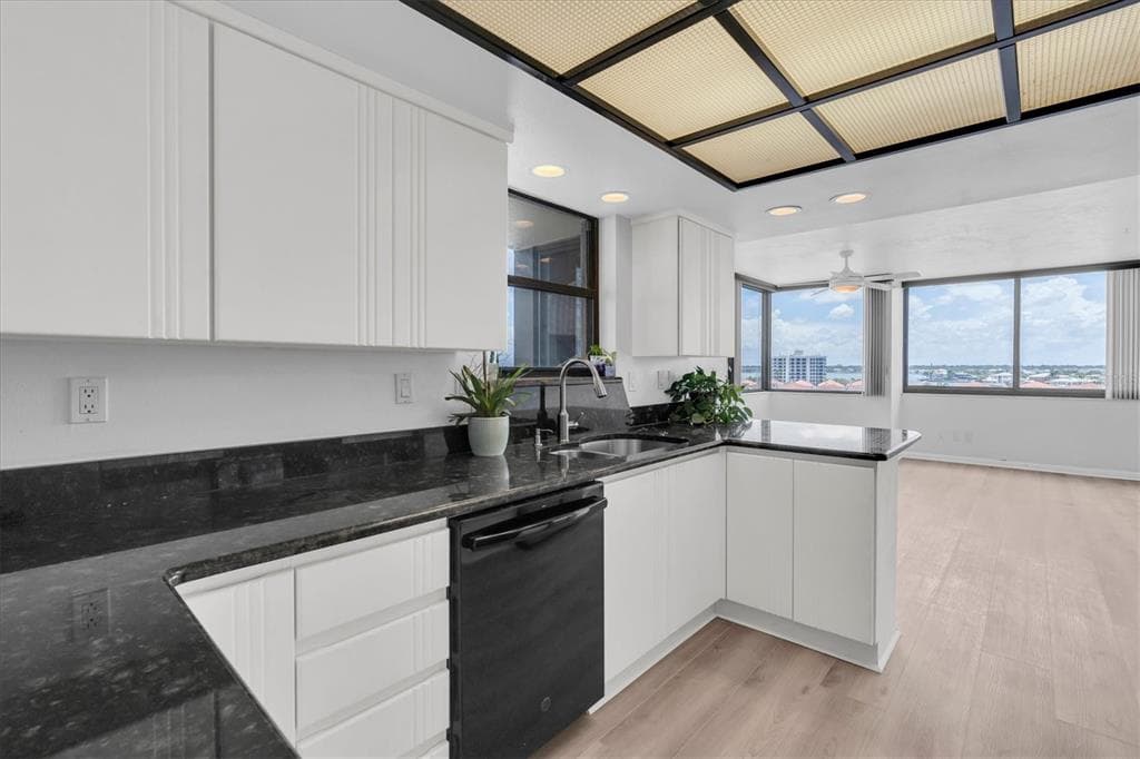 1600 GULF BOULEVARD 617 photo 22