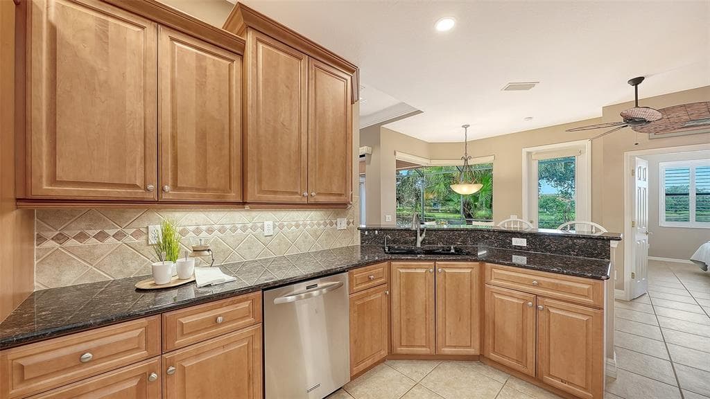 649 CRANE PRAIRIE WAY photo 21