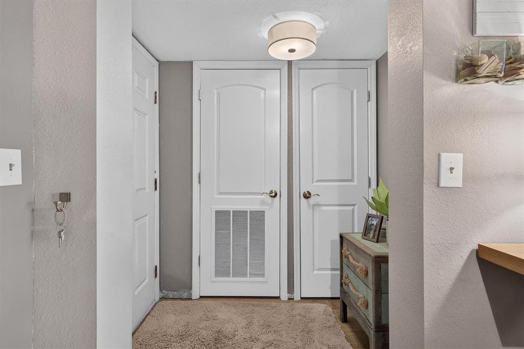 9000 COMMODORE DRIVE 305 photo 6