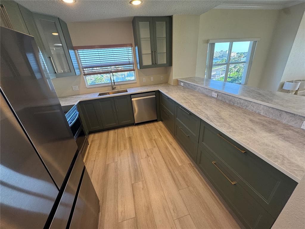 423 150TH AVENUE 1501 photo 6