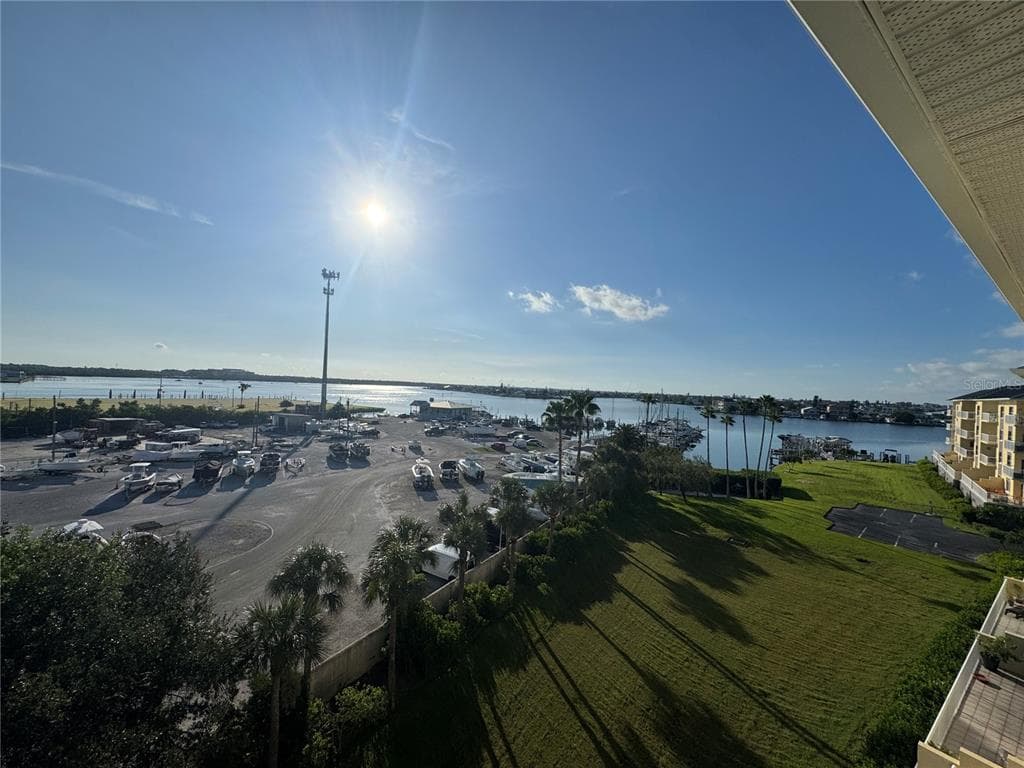 423 150TH AVENUE 1501 photo 22