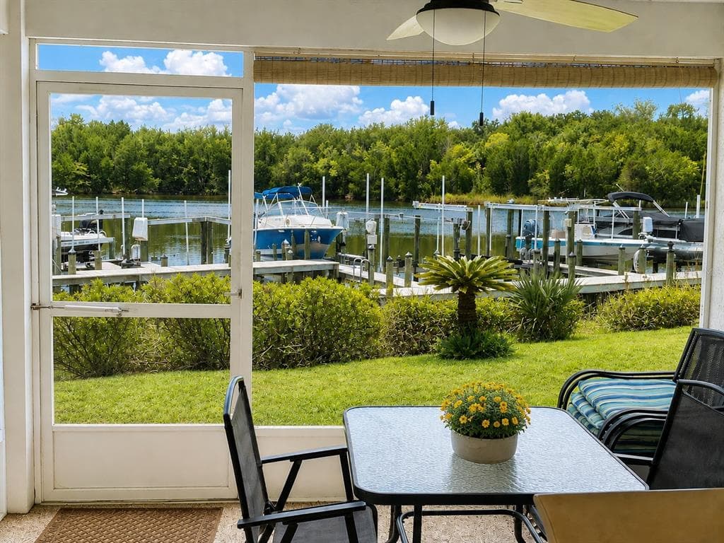 11122 W COVE HARBOR DRIVE 112 photo 2